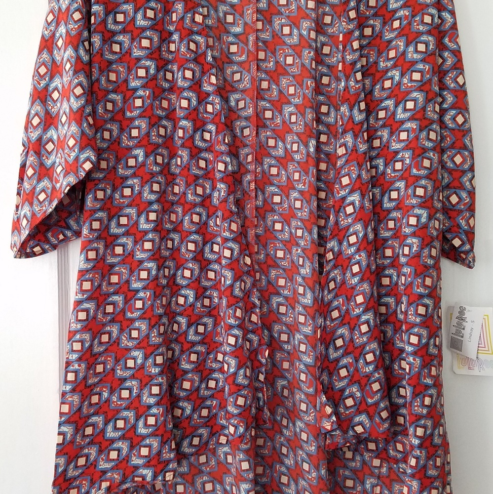 NWOT LuLaRoe Lindsay Size small